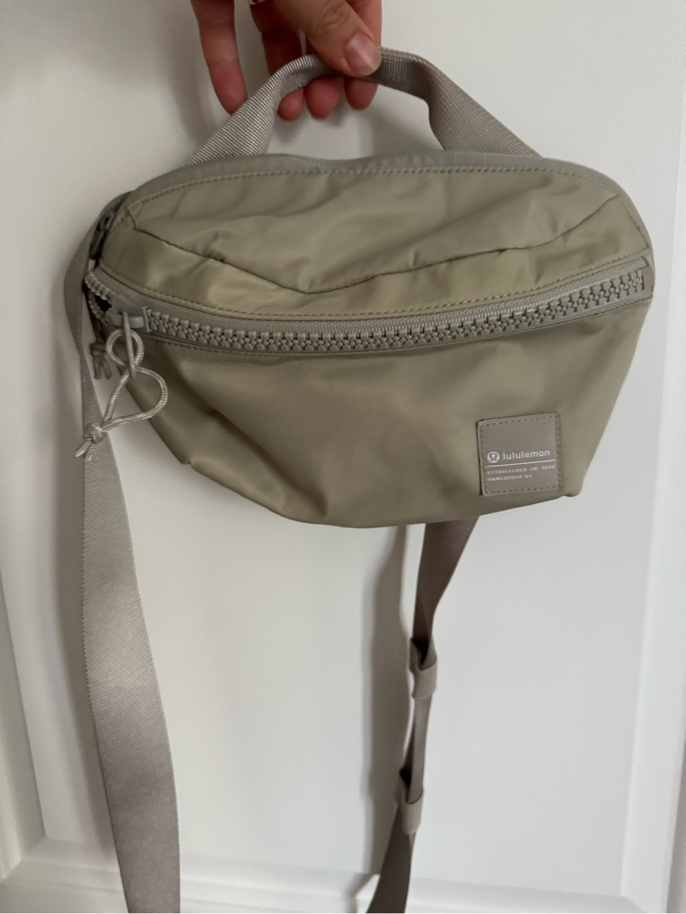EUC Lululemon All Day Essentials Belt Bag Fanny Pack Raw Linen  2.5L